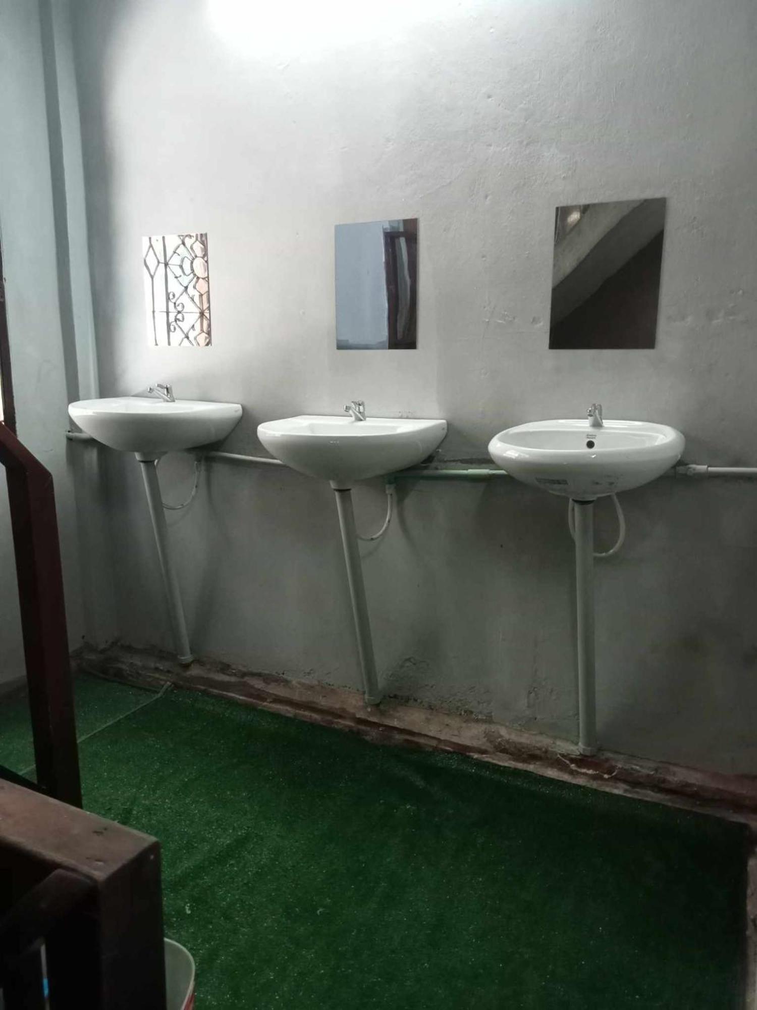 Bang Lumphu House&Bistro Apartment Bangkok Luaran gambar