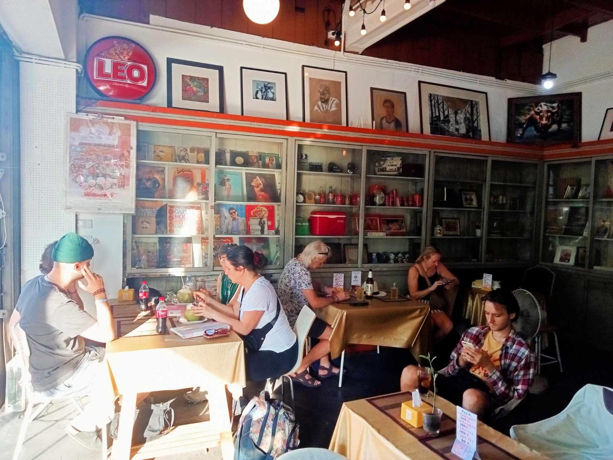 Bang Lumphu House&Bistro Apartment Bangkok Luaran gambar